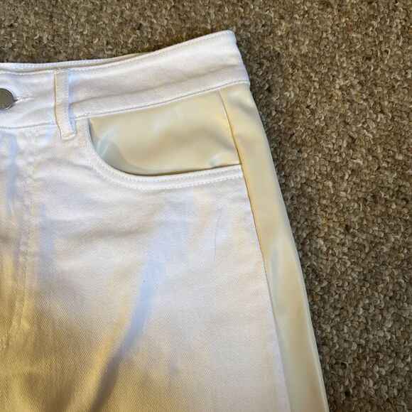 Venus Women's White Jeans 30” x 26” Sz 12 Wide Leg Cream Vinyl Trim - Picture 2 of 5